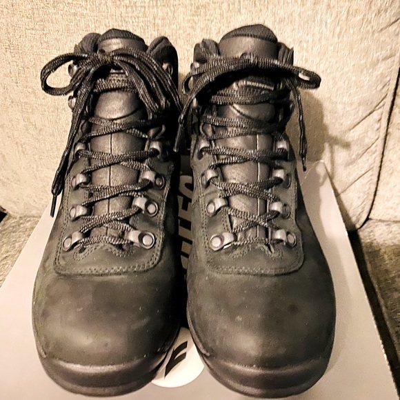 Size 8 waterproof hiking boots - Picture 5 of 5